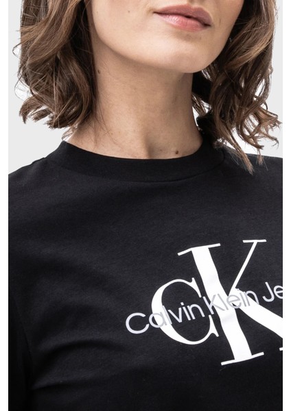 Calvin Klein Kadın Core Monologo Regular T-Shirt