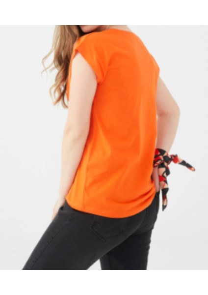 Turuncu Sıfır Yaka Taş Detaylı T-Shirt modelleri