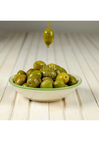 Ev Yapımı Geleneksel Yeşil Kırma Zeytin 1 kg (Naturel Salamura Sadece Tuz ve Su Içerir)