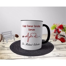 Hediyelen Kalp Damar Cerrahisi Uzmanı Kupa Bardak - Siyah