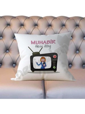 Hediyelen Muhabir Kadın Figür Yastık
