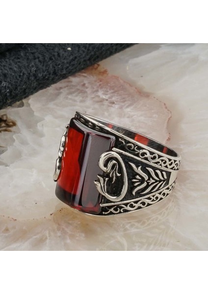 Vav Figürlü Kırmızı Taşlı Gümüş erkek Yüzük modelleri