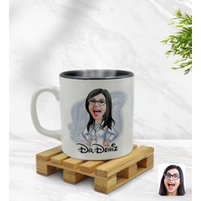 BK Kişiye Özel Kadın Doktor Karikatürlü Içi Siyah Renkli Kupa Bardak Model 1