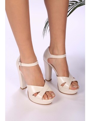 Shoeberry Kadın Beyaz Cilt Platform Topuklu Ayakkabı