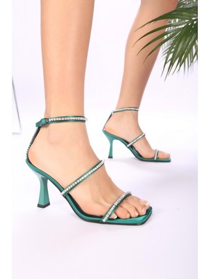 Shoeberry Kadın Zümrüt Yeşili Saten Taşlı Bantlı Topuklu Ayakkabı