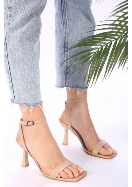 Kadın Ten Cilt Tek Bant Topuklu Ayakkabı