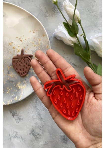 Çilek Kurabiye Kalıbı / Hamur Şekillendirici fiyatları