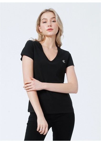 Kadın Ck Embro Badge V Yaka T-Shirt