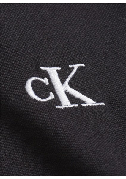 Kadın Ck Embro Badge V Yaka T-Shirt modelleri