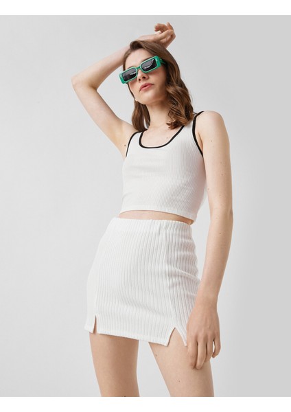 Mini Etek Çift Yırtmaç Detaylı