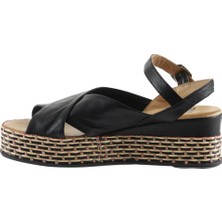 Bueno Shoes Siyah Sole Deri Kadın Dolgu Topuklu Sandalet
