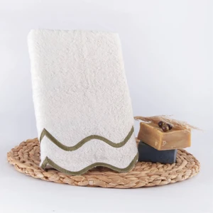 Nazik Home Helena Çizgi Nakışlı Havlu