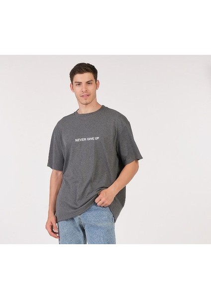 Unisex (Erkek -Kadın) Oversize ( Bol-Salaş ) T-Shirt Renk Antrasit Never Give Up fiyatları
