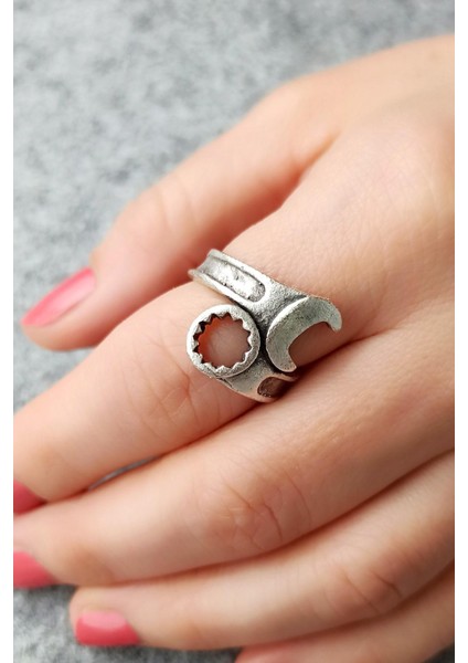 Antik Gümüş Kaplama Takım Anahtarı Şekilli El Yapımı Ayarlanabilir Unisex Yüzük fiyatları