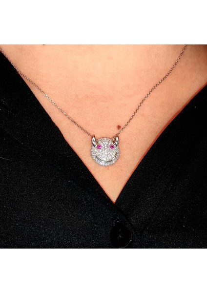 Şeytan Boynuzlu Gülen Emoji Gümüş Kolye fırsatları