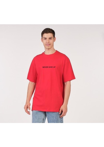 Unisex (Erkek -Kadın) Oversize ( Bol-Salaş ) T-Shirt Renk Kırmızı Never Give Up fiyatları