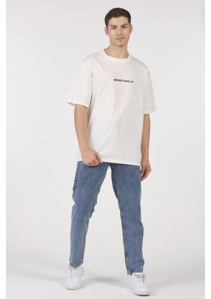 Unisex (Erkek -Kadın) Oversize ( Bol-Salaş ) T-Shirt Renk Ekru ( Beyaz ) Never Give Up