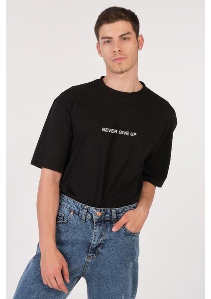 Unisex (Erkek -Kadın) Oversize ( Bol-Salaş ) T-Shirt Renk Siyah Never Give Up fırsatları