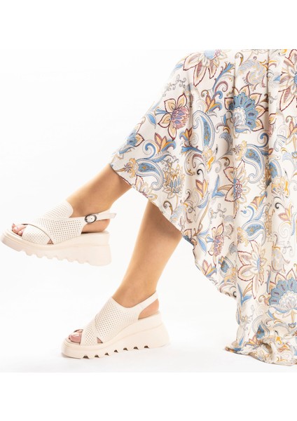 Kadın Deri Günlük Dolgu Tabanlı ve Fuspetli Yumuşak Iç Tabanlı Sandalet fiyatları