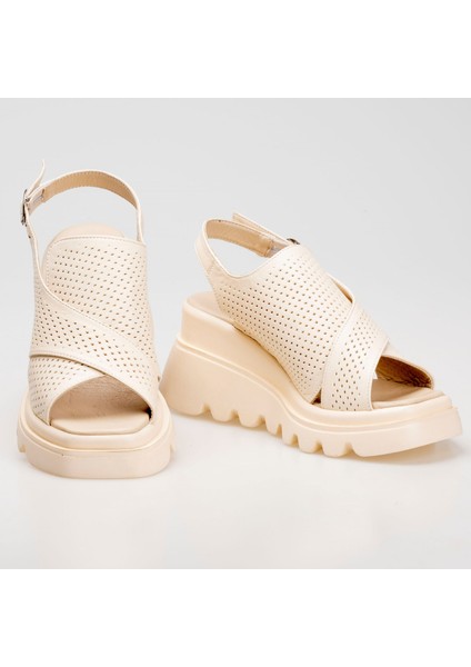 Kadın Deri Günlük Dolgu Tabanlı ve Fuspetli Yumuşak Iç Tabanlı Sandalet fırsatları
