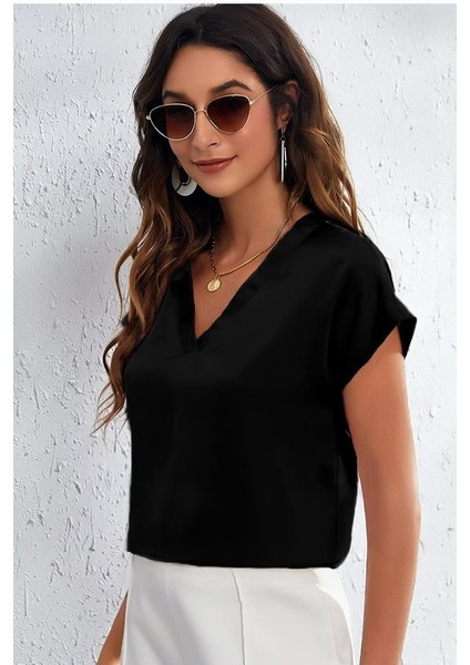 V Yaka Kısa Tırnak Kol Standart Rahat Kesim Şık ve Cool Saten Bluz modelleri
