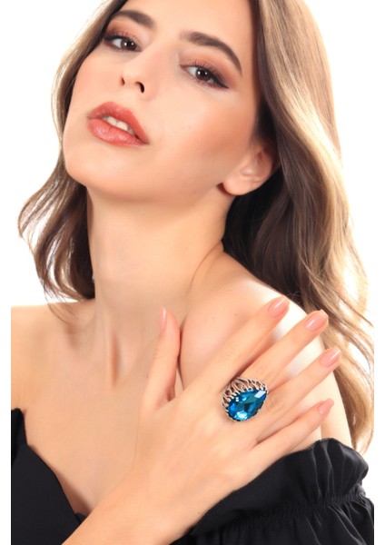 Kadın Antik Gümüş Kaplama Yeşil Renk Swarovski Taş Detaylı Ayarlanabilir Damla Formlu Yüzük modelleri
