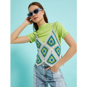 Dik Yaka Crop Tişört Kısa Kollu