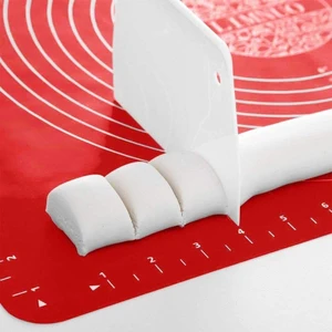 Büyük Boy 45 x 65 cm Silikon Hamur Açma Matı ve Hamur Kesici