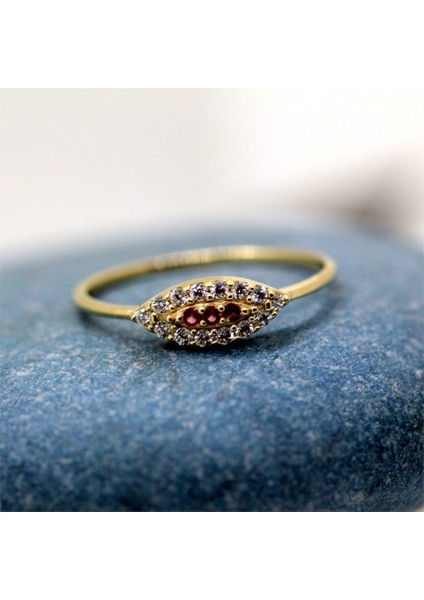 Altın Yüzük - Mekik Göz Kadın 14 Ayar Altın Yüzük-Nano Yakut Taşlı Göz Minimal Hediye Altın Yüzük-Izabel Nazar Boncuğu Modern Tasarım Nano Yakutlu Yüzük fiyatları