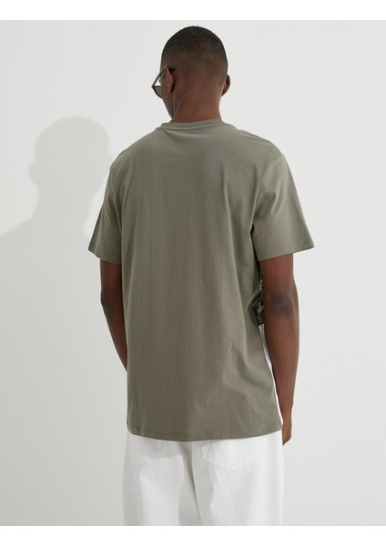 Kamuflaj Desenli Tişört fırsatları