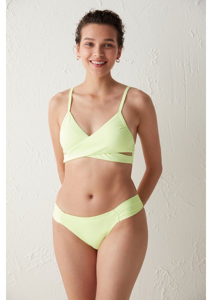 Parlak Yeşil Lively Wrappy Bikini Üstü modelleri