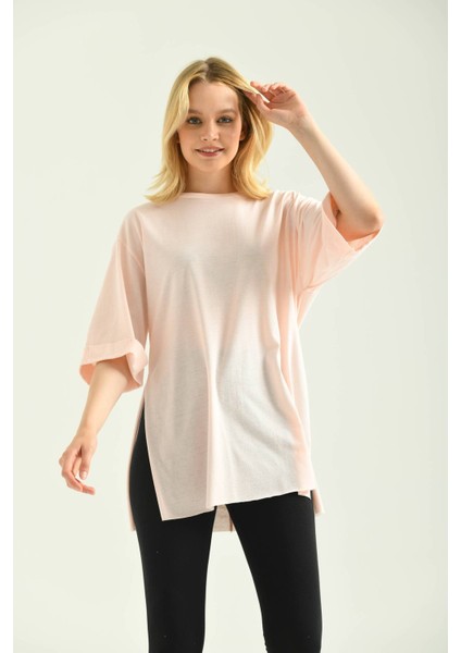 Yavruağzı Duble Kol Geniş Kesim Asimetrik Yırtmaçlı Örme T-Shirt
