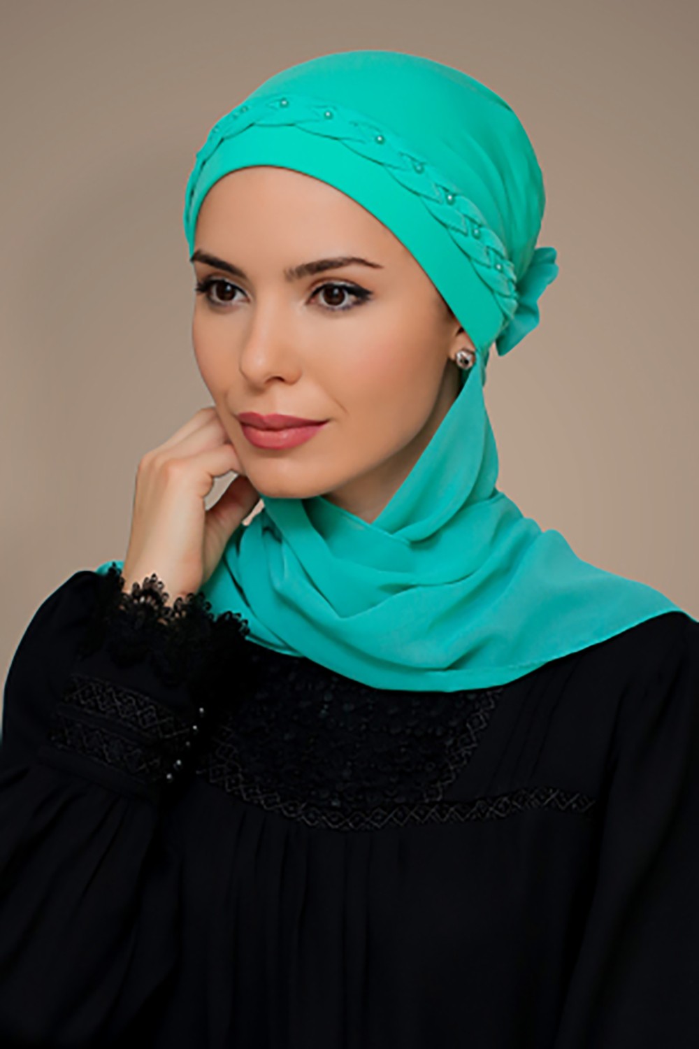 Hürrem Bone Su Yeşili Pratik Hazır Geçmeli Tesettür Bone Sandy Kumaş Örgülü Güllü Şifon Atkılı 1203A_32