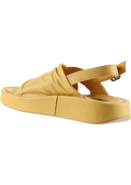 Sarı Deri Kadın Düz Sandalet fırsatları