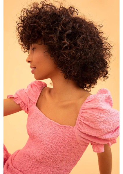 Babydoll Kare Yaka Gofre Dokulu Balon Kollu Mini Yazlık Elbise X6766AZ22SM fırsatları