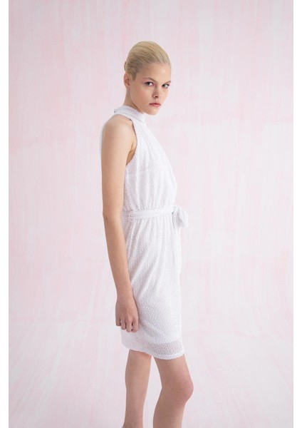 Nihan Peker Tasarım Dik Yaka Beli Kuşaklı Tül Detaylı Mini Abiye Elbise X9197AZ22SM fırsatları