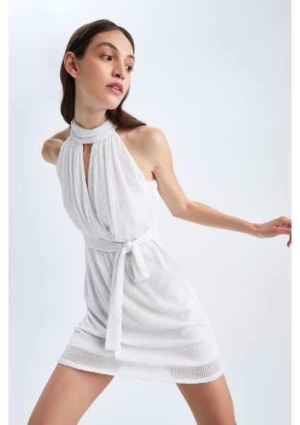 Nihan Peker Tasarım Dik Yaka Beli Kuşaklı Tül Detaylı Mini Abiye Elbise X9197AZ22SM indirimleri