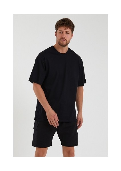 Oversize Siyah Tişört