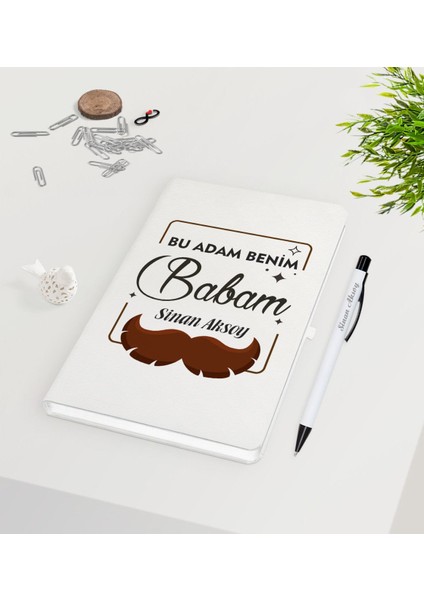 Kişiye Özel Bu Adam Benim Babam Tasarımlı 9X14CM Beyaz Defter ve Kalem Seti - Model 1