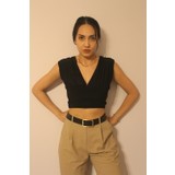 AD-AY Siyah Sandy Derin V Yaka Crop Bluz