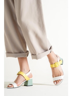Trend Passion Bayan Beyazminsarı T Renkli Toka Detaylı Sandalet