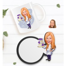 BK Kişiye Özel Kadın Chef Karikatürlü Beyaz Kupa ve Ahşap Bardak Altlığı Hediye Seti-2