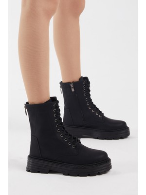 Tonny Black Kadın Siyah Cilt Poli Taban Arkası Fermuar Detaylı Rahat Kalıp Bağcıklı Bot