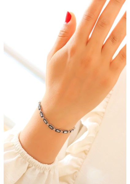 Kare Model Zirkon Taşlı Asansörlü Gümüş Bileklik 201020770