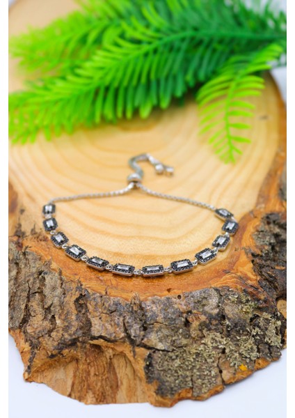 Kare Model Zirkon Taşlı Asansörlü Gümüş Bileklik 201020770 modelleri