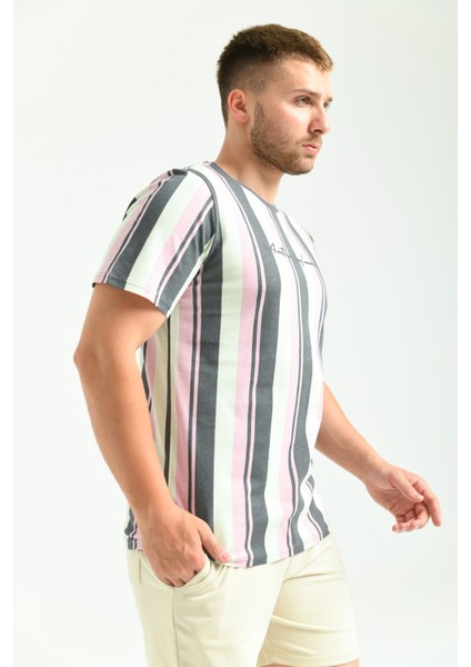 Multi Baskı Detaylı Bisiklet Yaka T-Shirt fiyatları