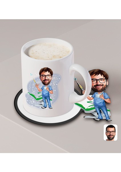 Kişiye Özel Erkek Diş Hekimi Karikatürlü Beyaz Kupa ve Ahşap Bardak Altlığı Hediye Seti-4 fiyatları
