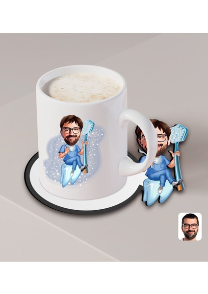 Kişiye Özel Erkek Diş Hekimi Karikatürlü Beyaz Kupa ve Ahşap Bardak Altlığı Hediye Seti-2 fiyatları