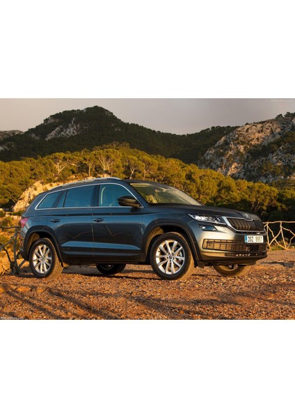 Skoda Kodiaq 2017-2022 Sol Ön Kapı Dörtlü Cam Düğmesi Takımı 5G0959857D