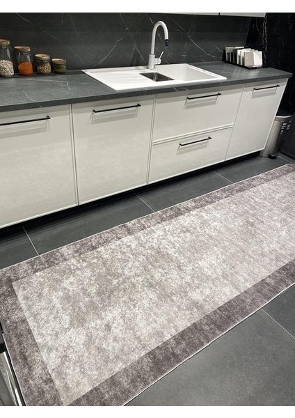 Ladin Model Çizgili Lateks Deri Taban Saçaksız Mutfak Halısı modelleri